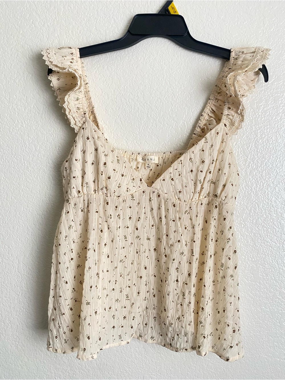 Delicate Cream Floral Lace-Trim Camisole M